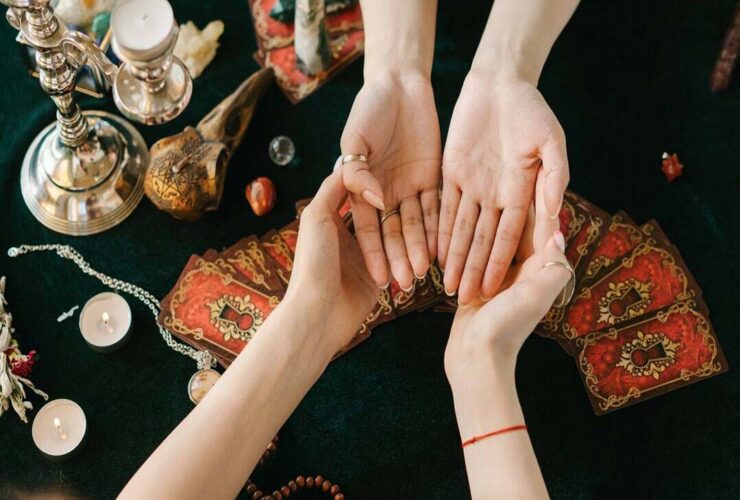 فالگیری هنر خواندن نشانهها در زندگی